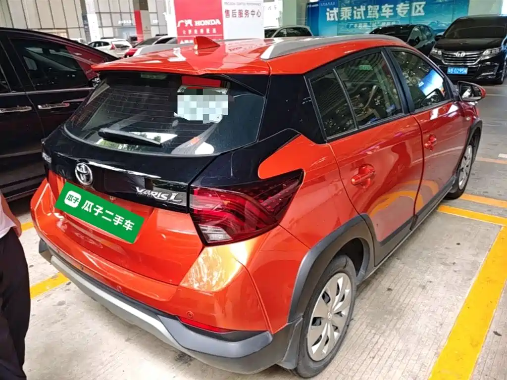 Toyota Yaris L 2020 — фото 12