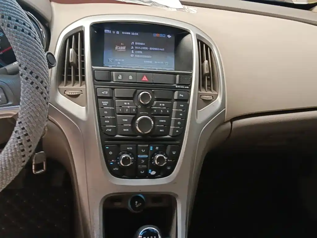 Buick Excelle 2015 — фото 13