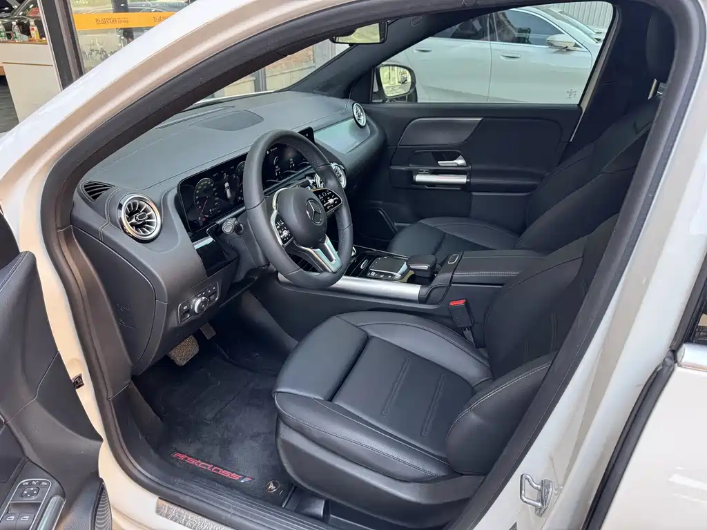 Mercedes-Benz GLA 2023 — фото 8