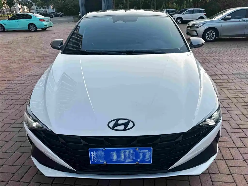 Hyundai Elantra 2022 — фото 2