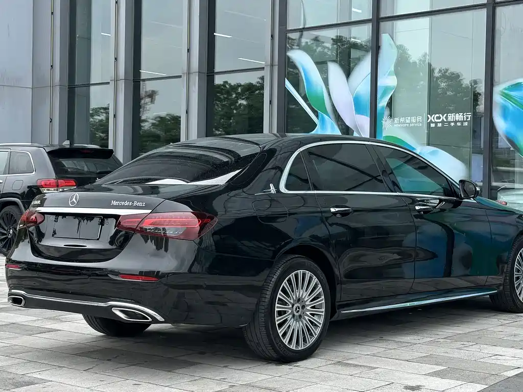 Mercedes-Benz E-Class 2019 — фото 17