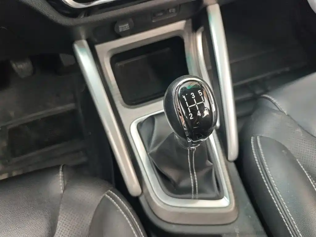 Geely Vision X3 2018 — фото 14