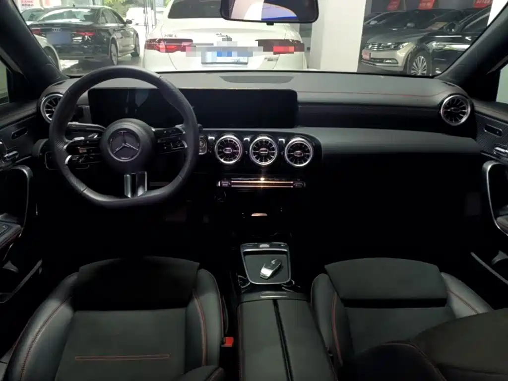 Mercedes-Benz A-Class 2025 — фото 10