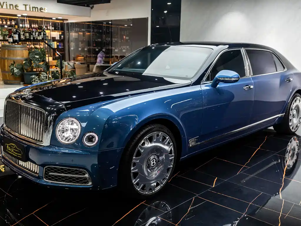 Bentley Mulsanne 2018 — фото 11