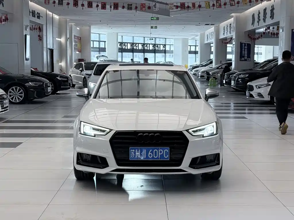 Audi A4L 2018 — фото 2