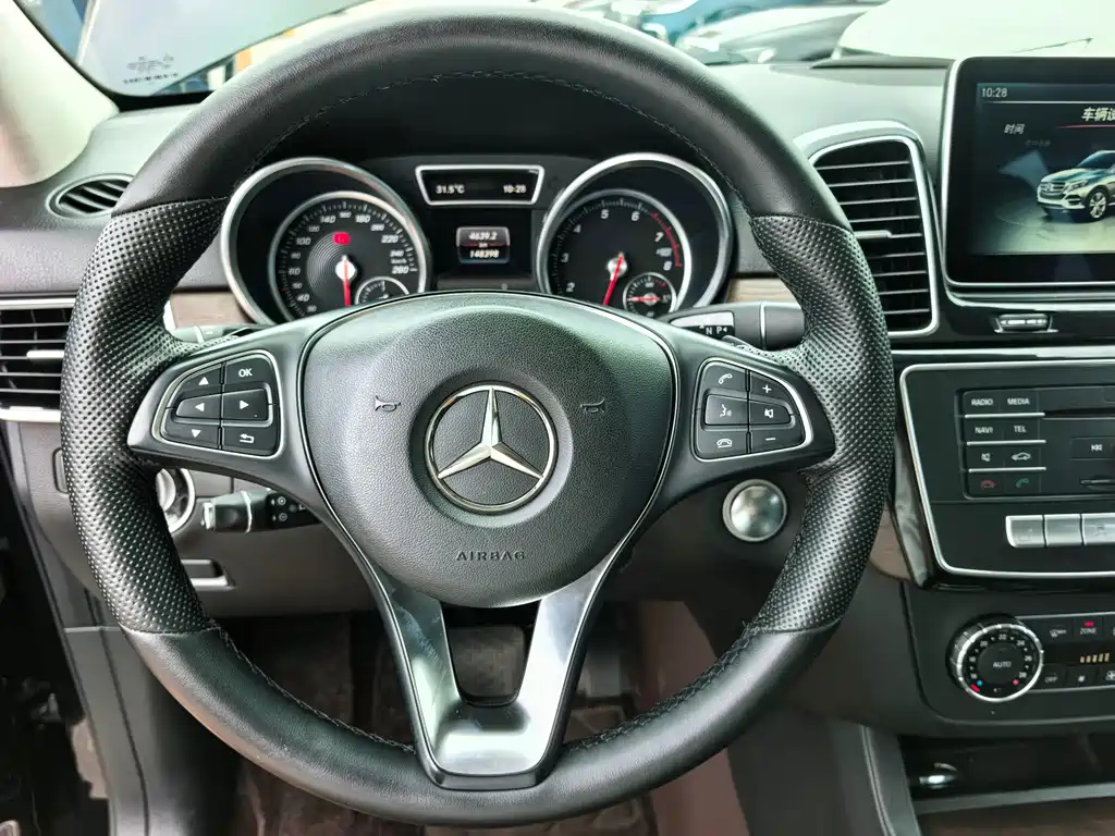 Mercedes-Benz GLE 2016 — фото 14