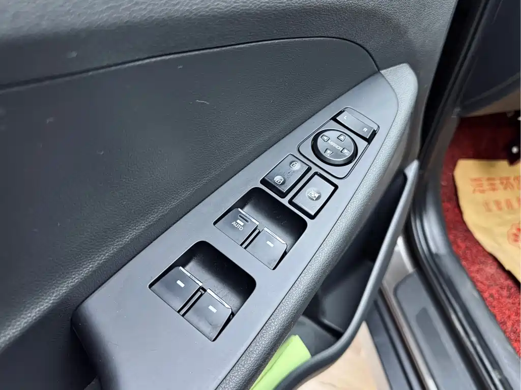 Hyundai Tucson 2017 — фото 11