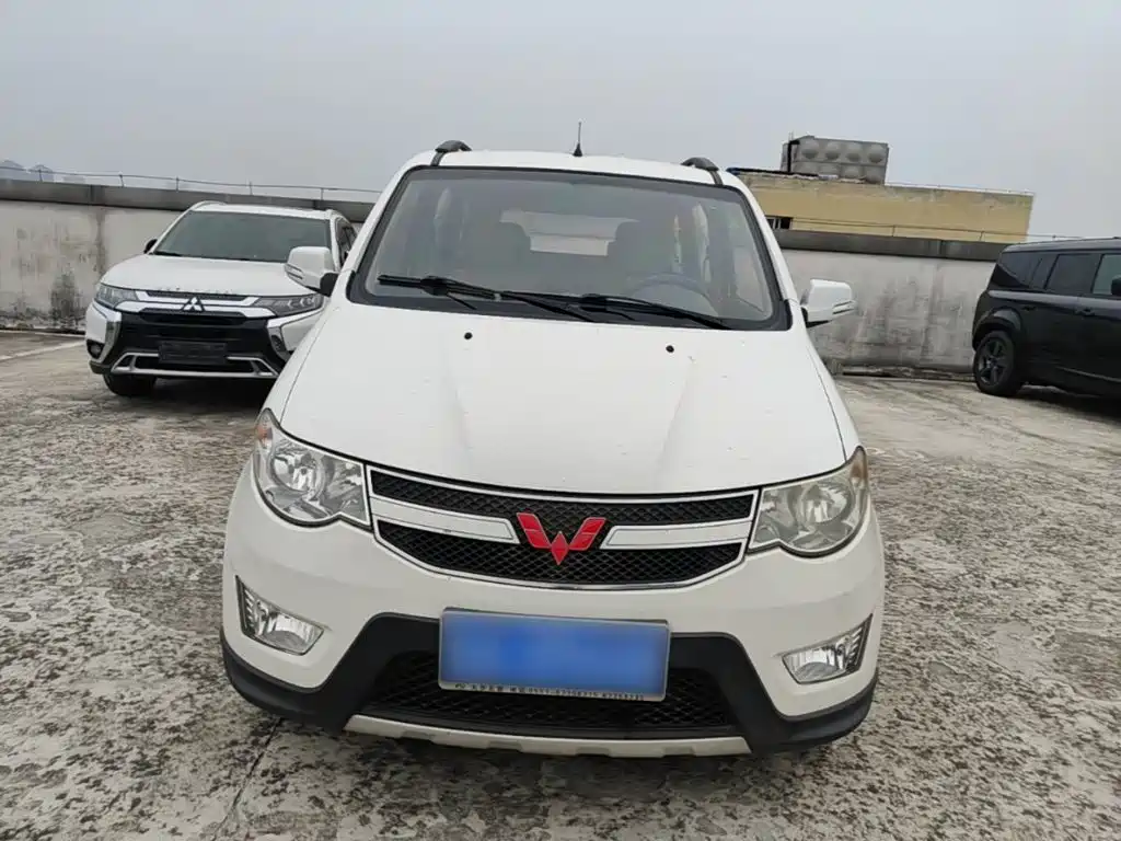 Wuling Hongguang 2015 — фото 3