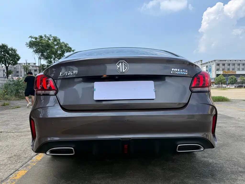 MG MG5 2021