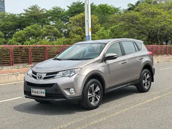Toyota RAV4 2015