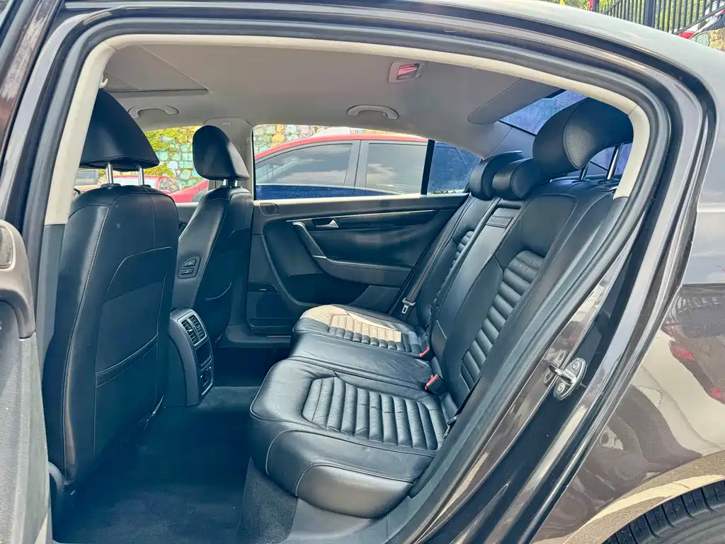 Volkswagen Magotan 2012
