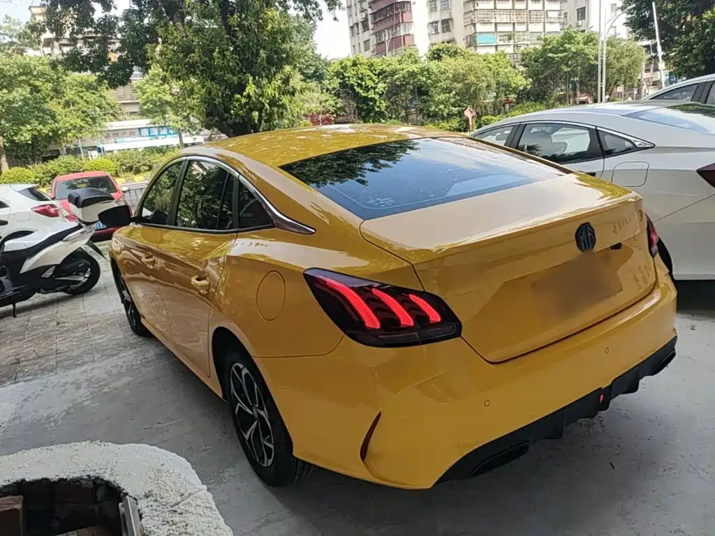 MG MG5 2021