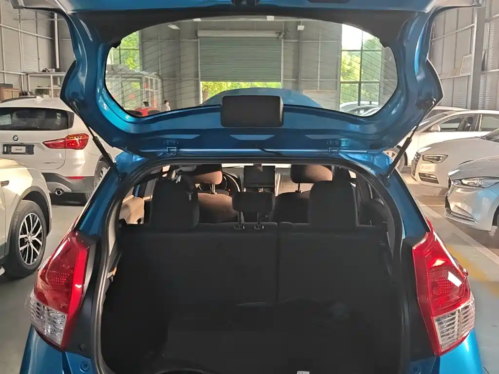 Toyota Yaris L 2016 — фото 15