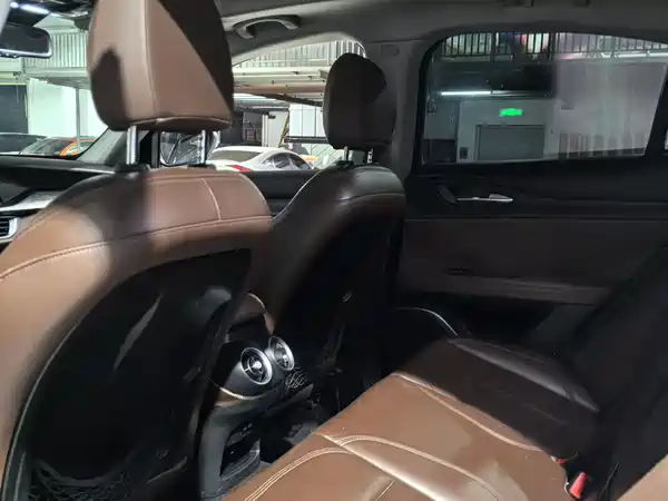 Alfa Romeo Stelvio 2017