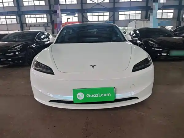 Tesla Model 3 2025