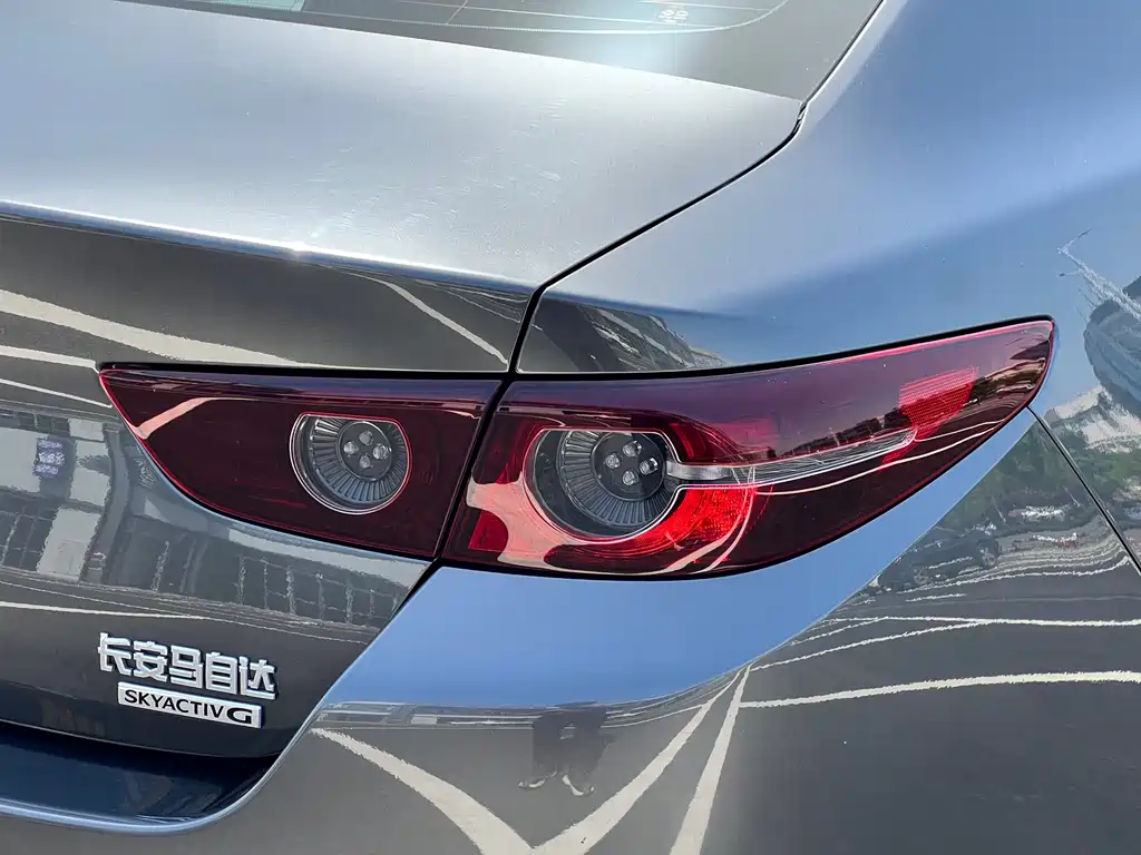 Mazda 3 Axela 2021 — фото 14