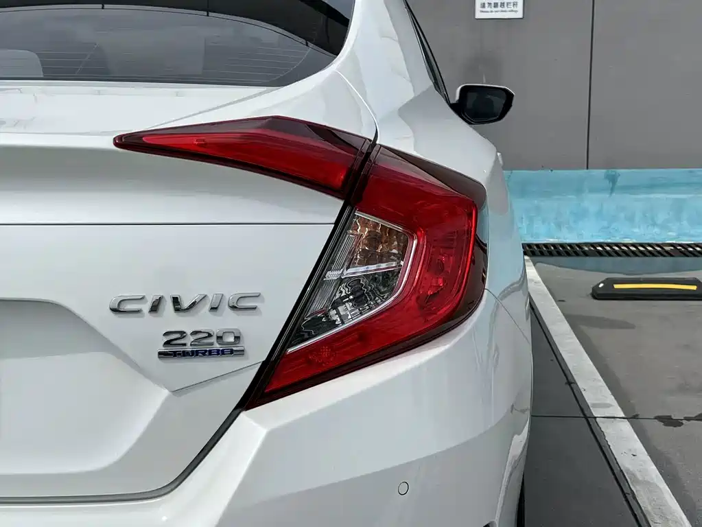 Honda Civic 2020 — фото 21