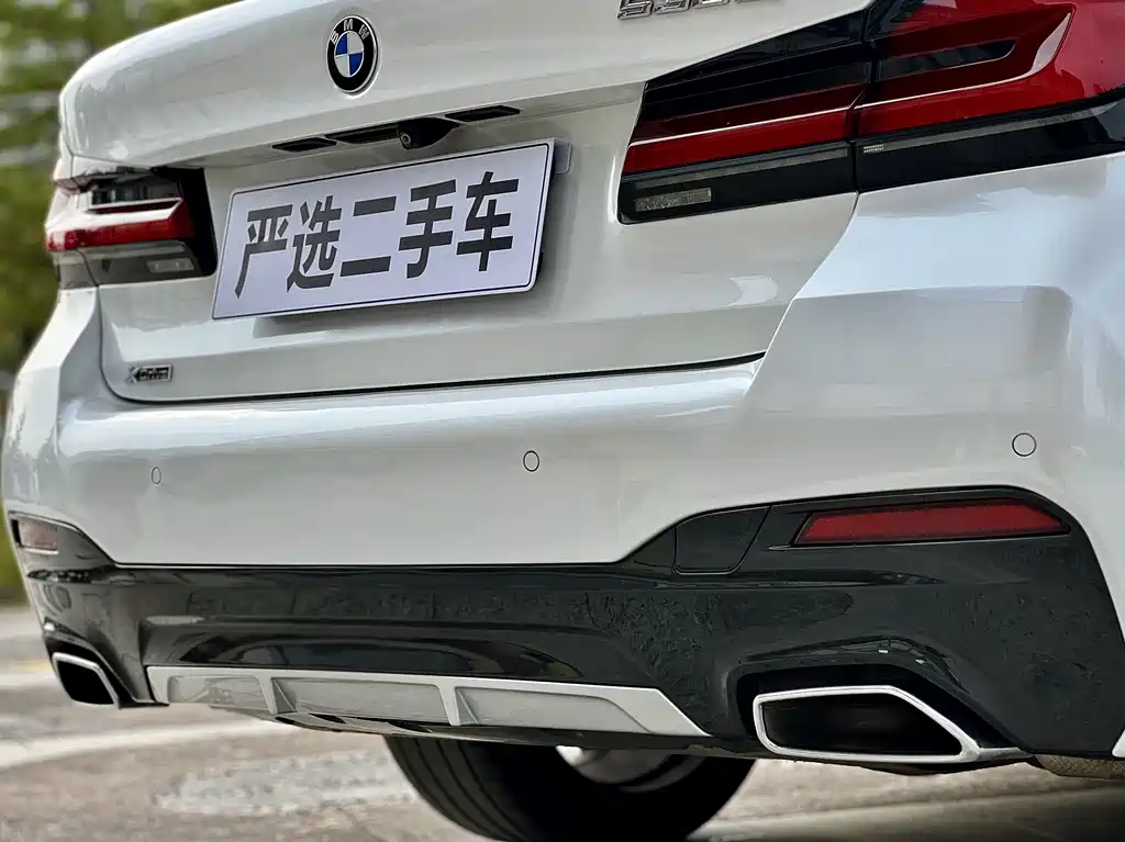 BMW 5 Series 2018 — фото 12