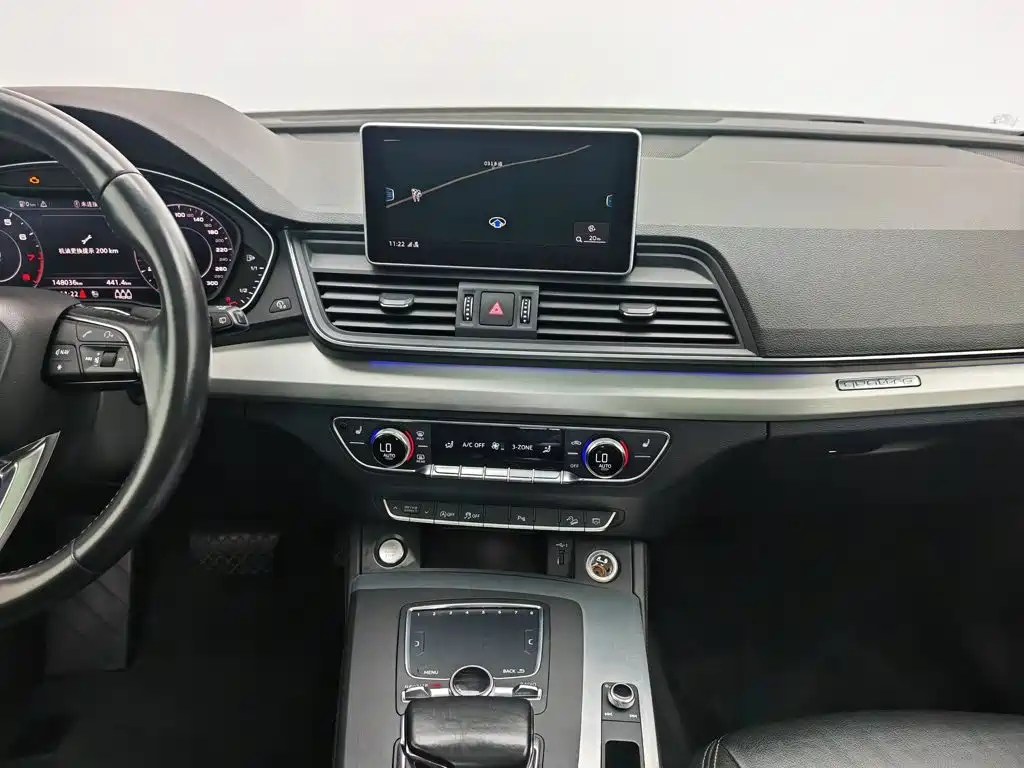 Audi Q5L 2020 — фото 12