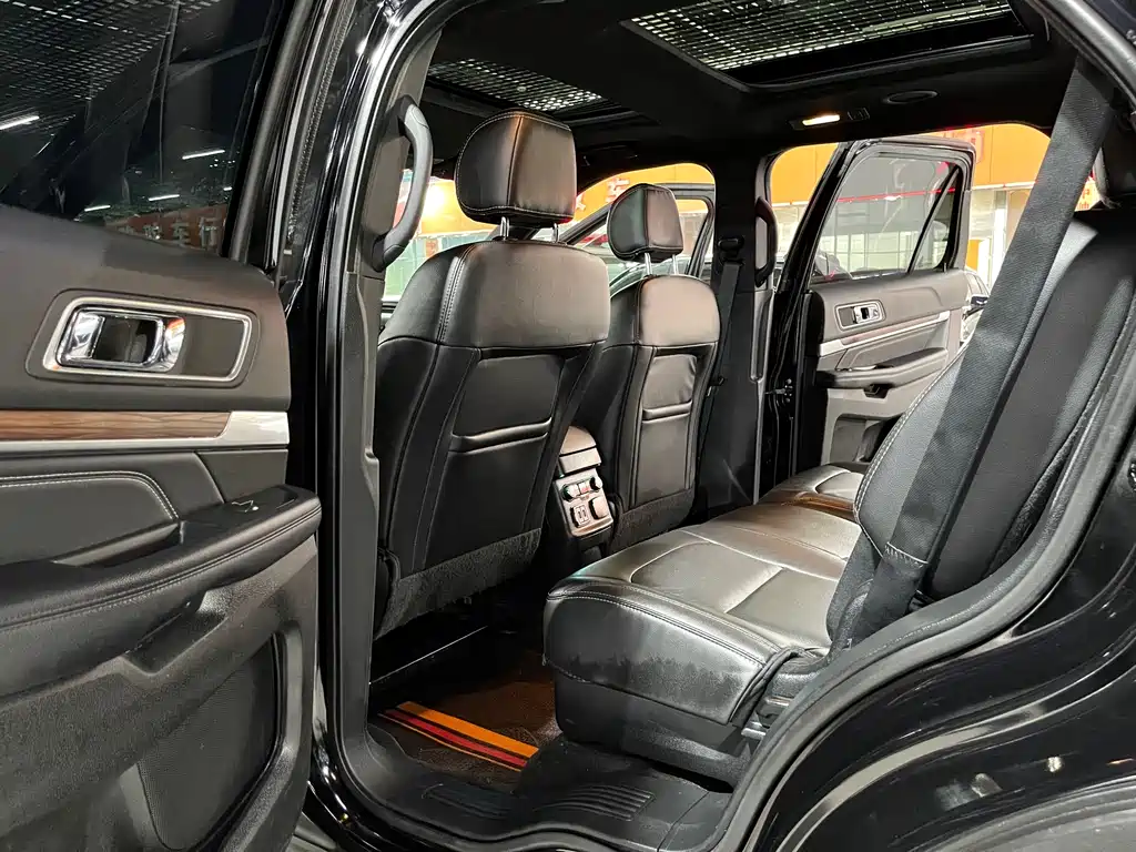 Ford Explorer 2018 — фото 11