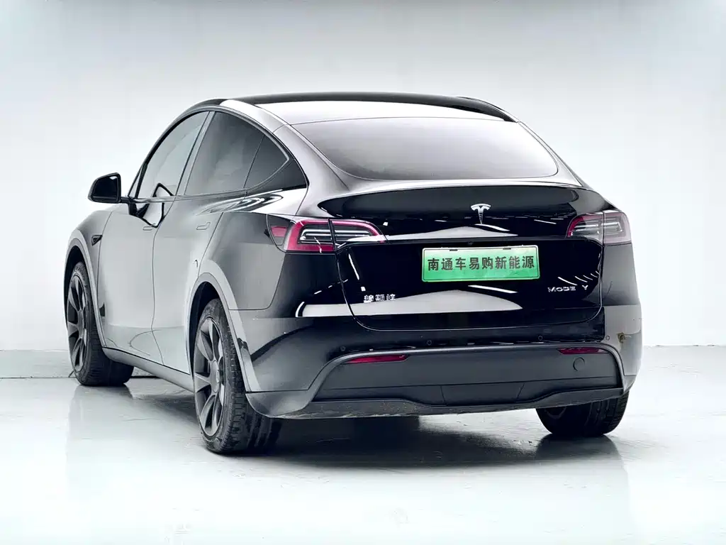 Tesla Model Y 2023 — фото 4