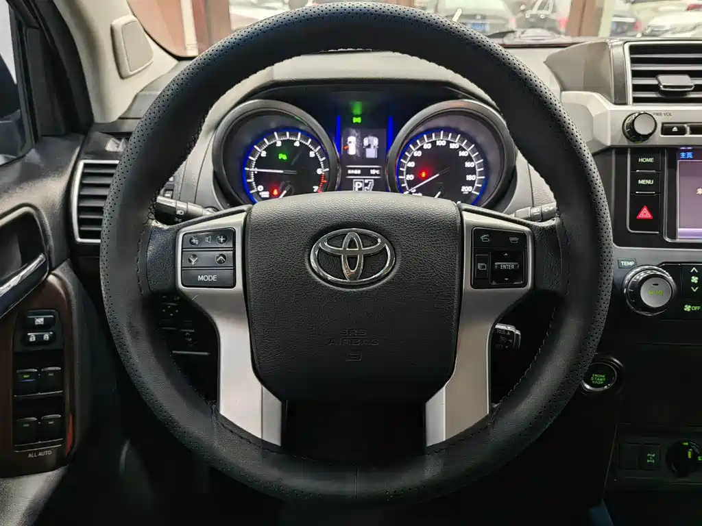 Toyota Prado 2016 — фото 13