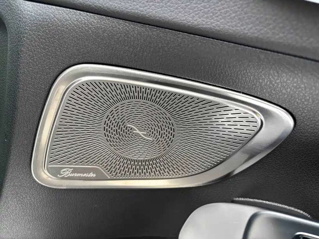 Mercedes-Benz C-Class 2025 — фото 8