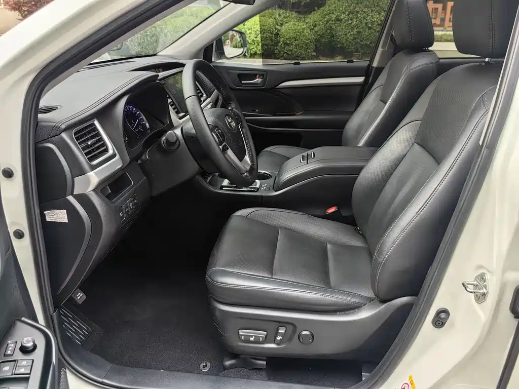 Toyota Highlander 2020 — фото 21