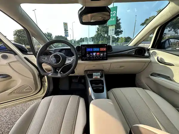BYD Dolphin 2025
