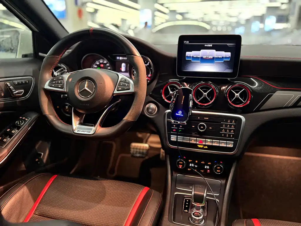 Mercedes-Benz GLA AMG 2019 — фото 12