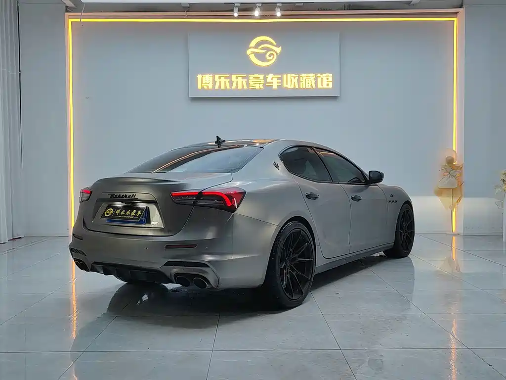 Maserati Ghibli 2018 — фото 16
