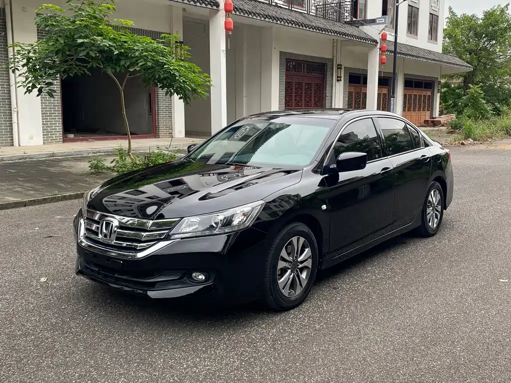 Honda Accord 2015 — фото 1