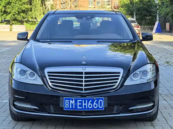 Mercedes-Benz S-Class 2010