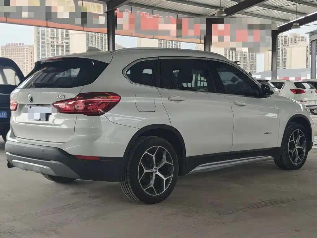 BMW X1 2017 — фото 9