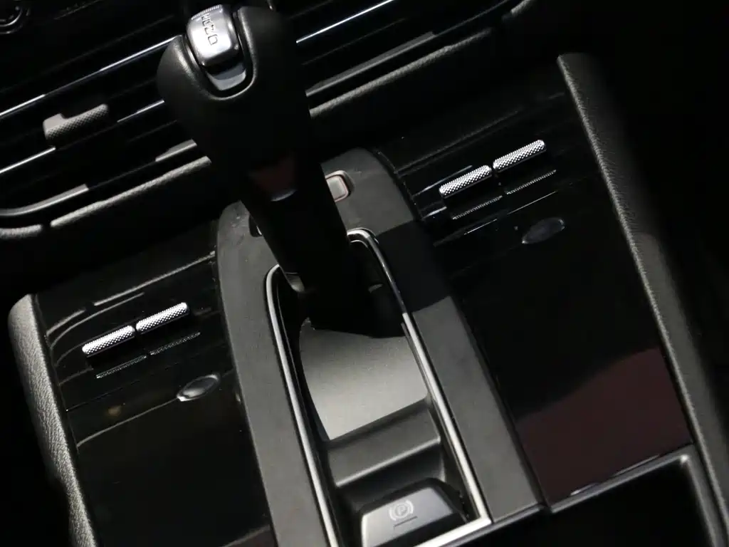 Porsche Macan 2023 — фото 10