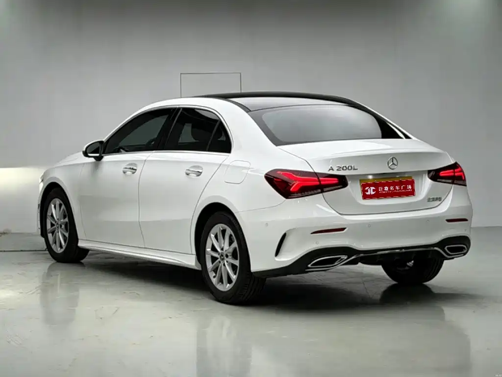 Mercedes-Benz A-Class 2022 — фото 6