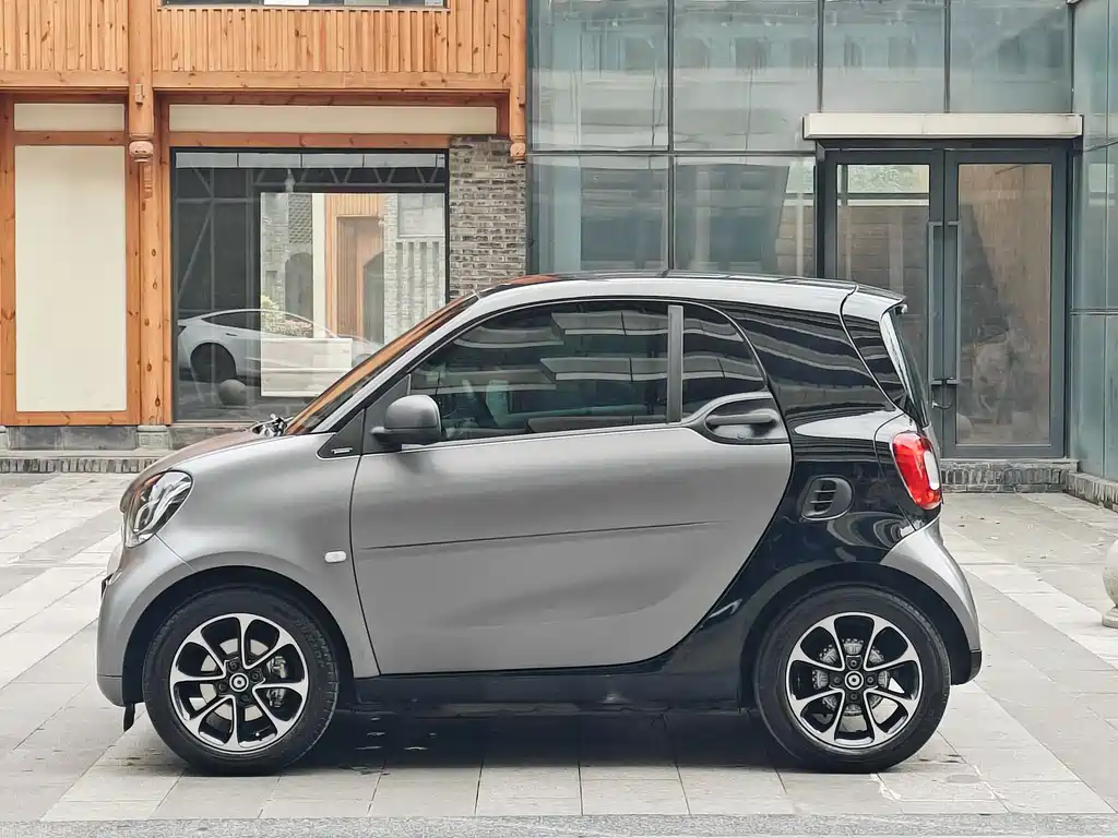 smart Fortwo 2017 — фото 3