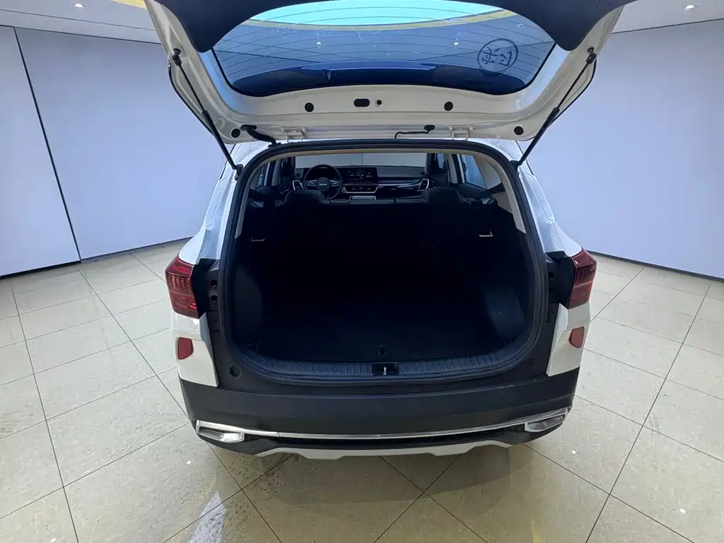 Kia KX3 2022 — фото 10