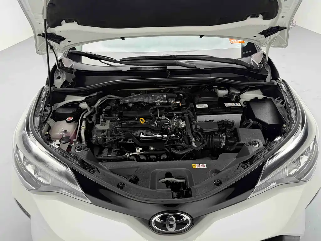 Toyota C-HR 2023 — фото 20