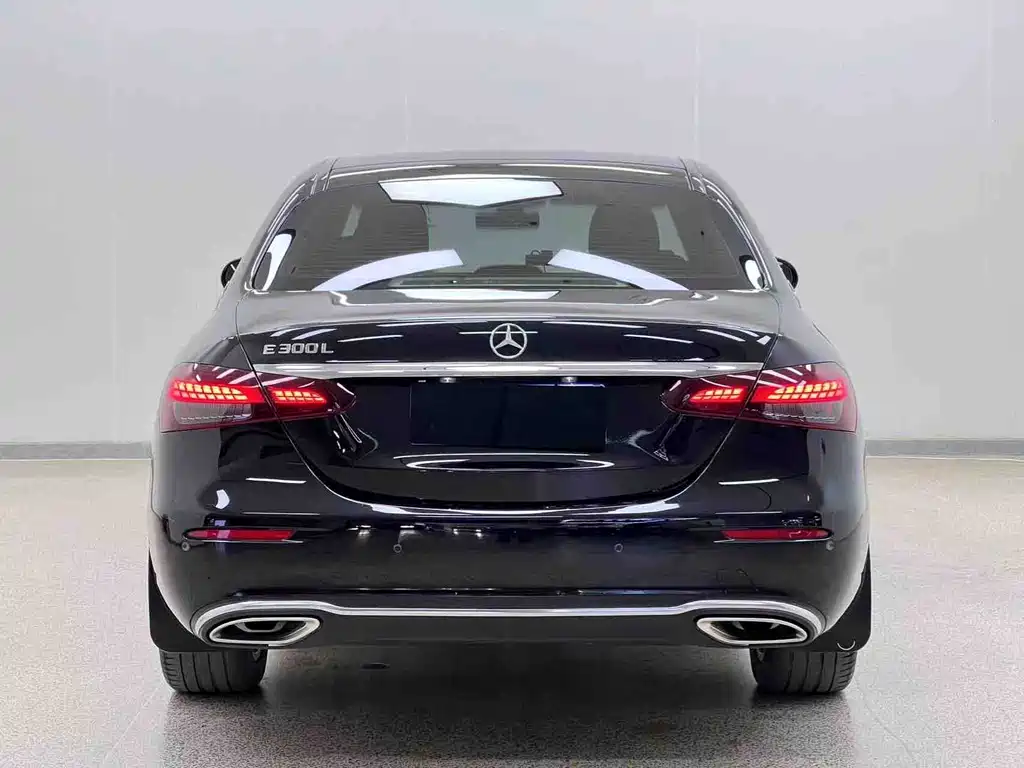 Mercedes-Benz E-Class 2022 — фото 28