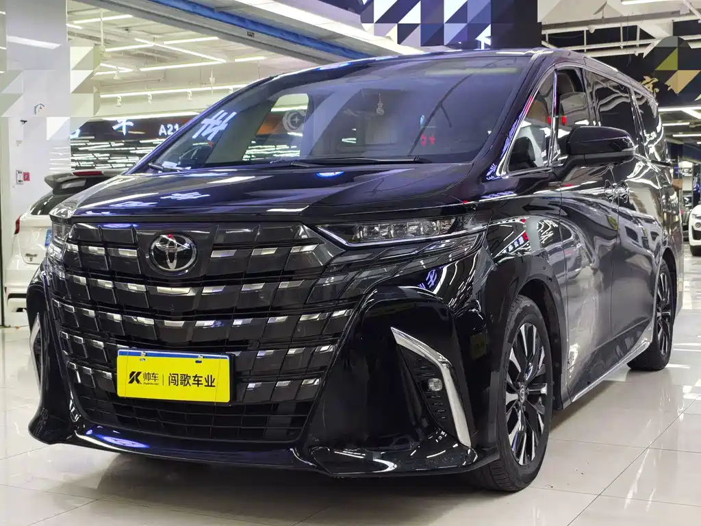 Toyota Alphard 2024 — фото 1