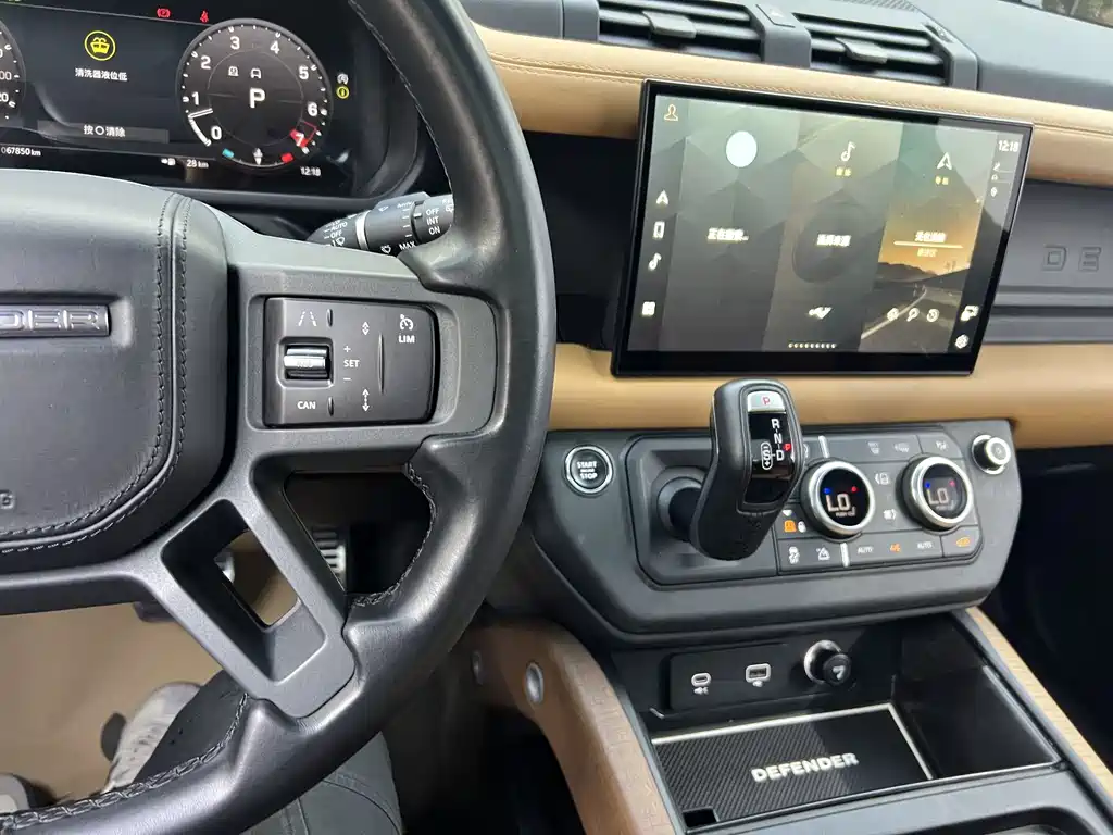 Land Rover Defender 2023 — фото 20
