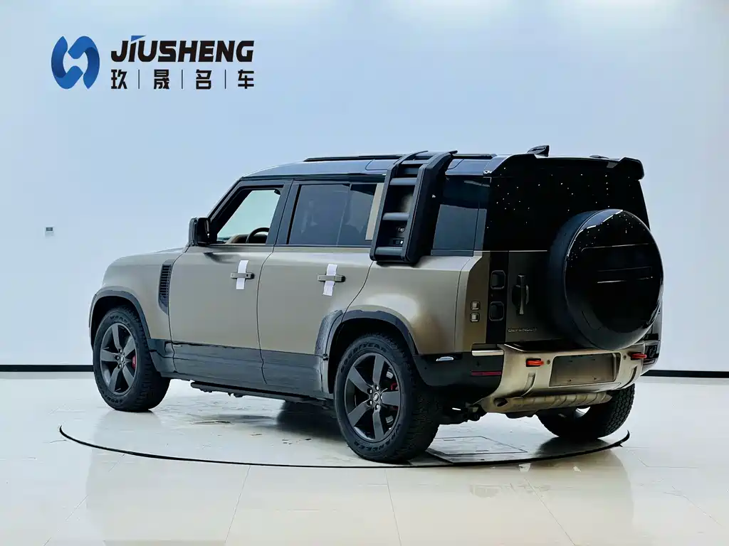Land Rover Defender 2023 — фото 4