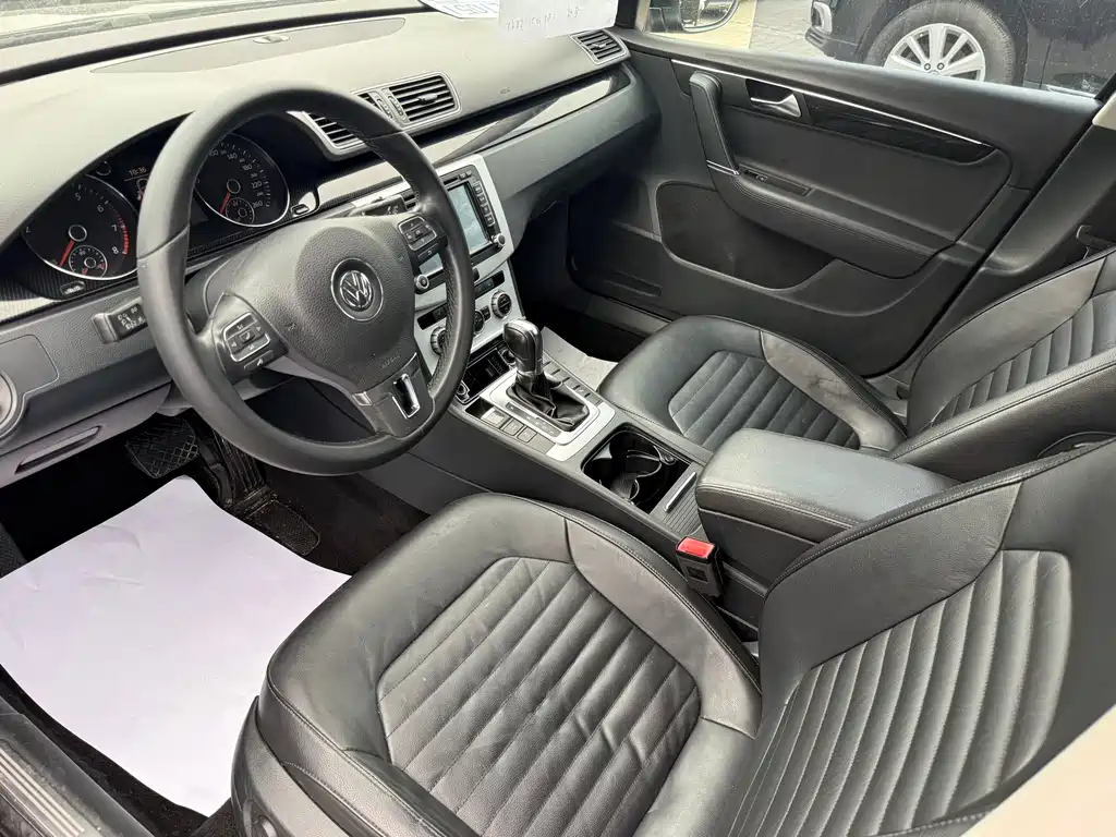 Volkswagen Magotan 2012