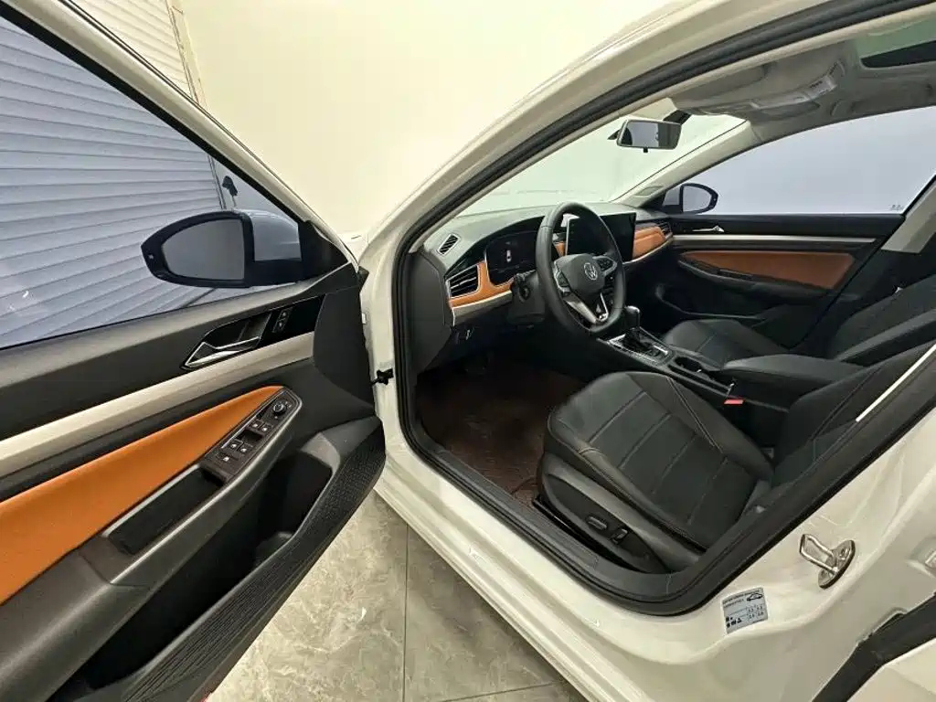 Volkswagen Bora 2023