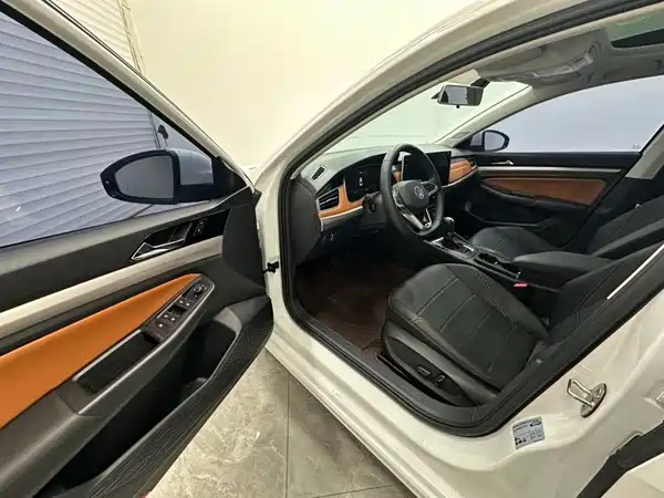 Volkswagen Bora 2023