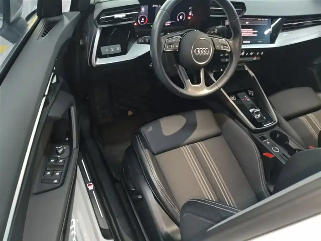 Audi A3 2023 — фото 16