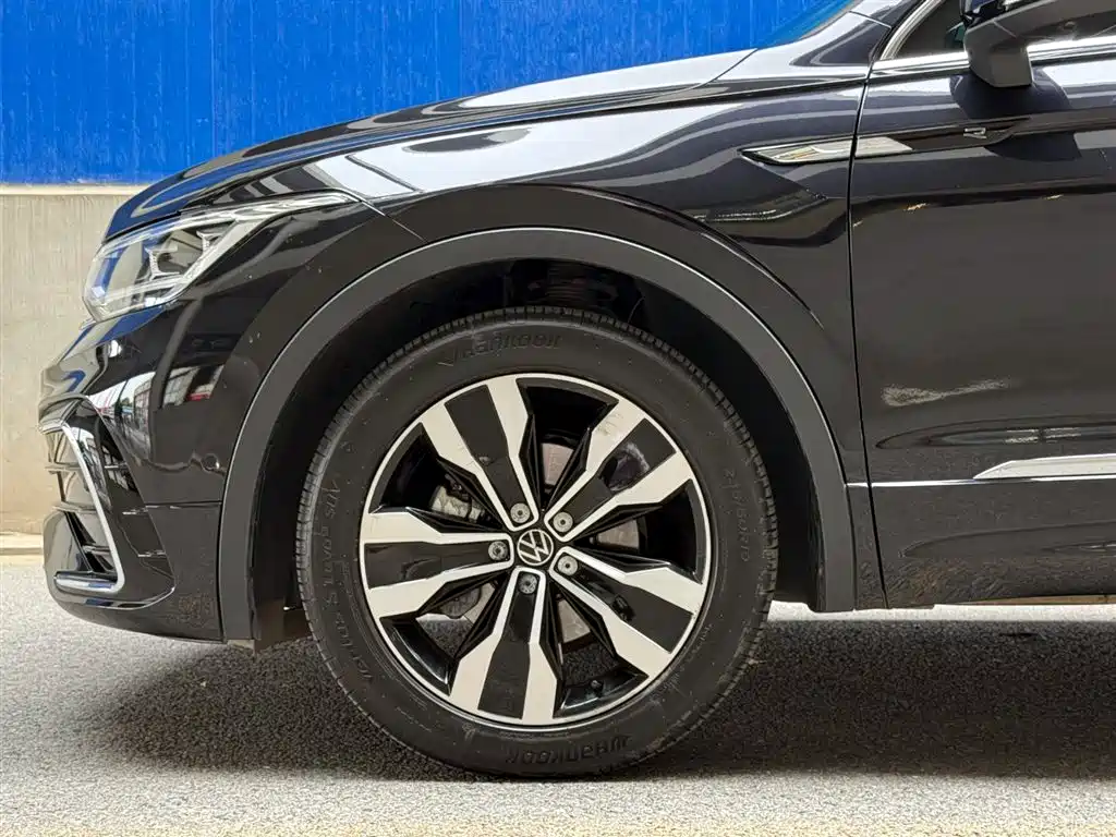 Volkswagen Tiguan L 2024