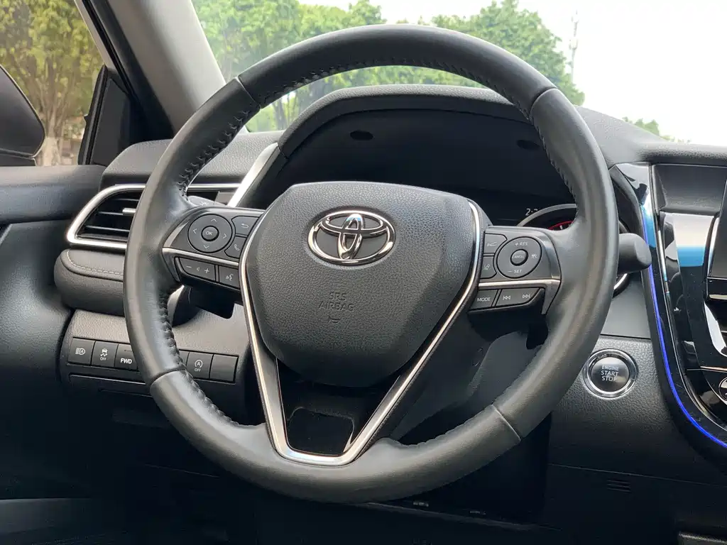 Toyota Camry 2024 — фото 19