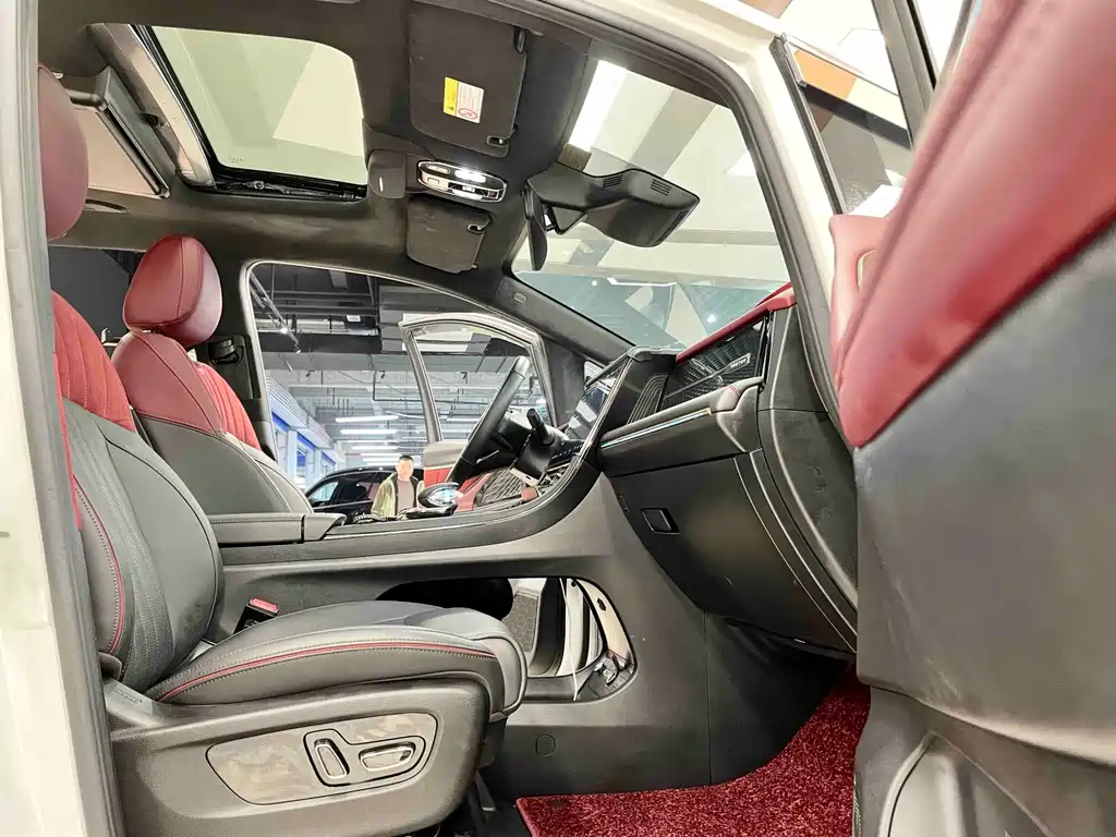 GAC Motor Trumpchi M8 2023 — фото 15